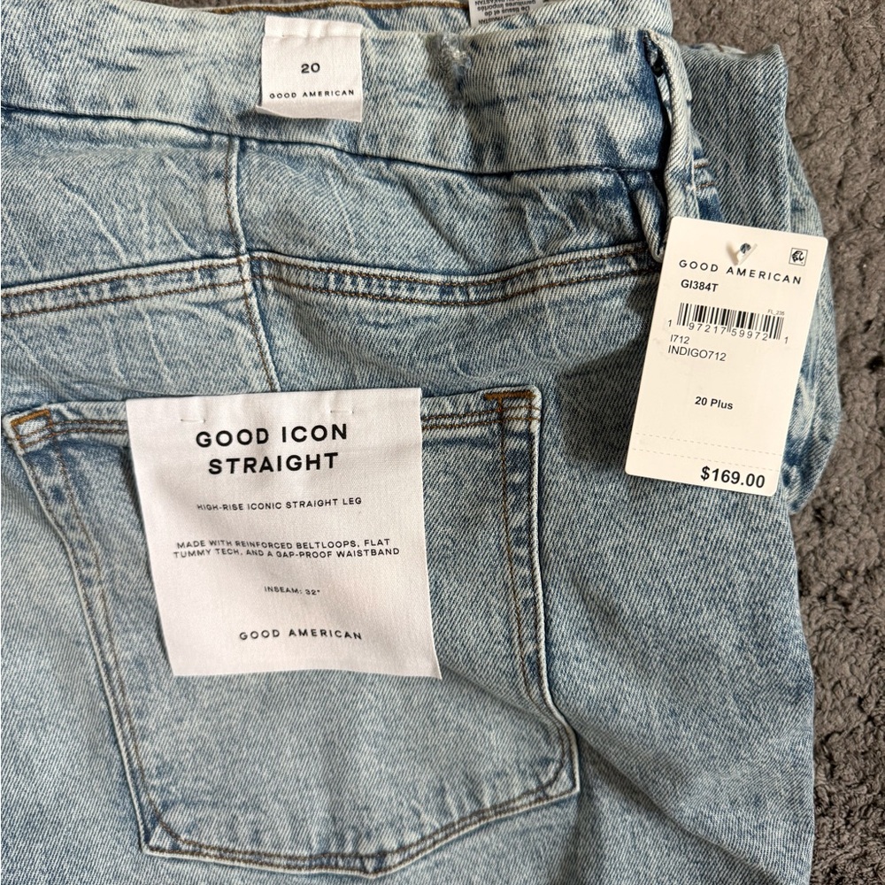 Good American Light Wash Straight Leg Jeans